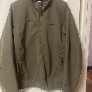 Patagonia men’s jacket,size Large fleece lined